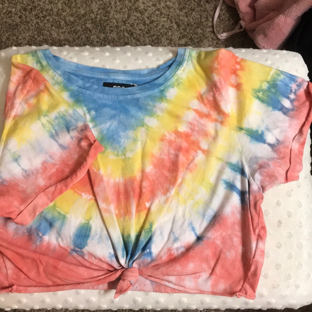 tie dye crop top